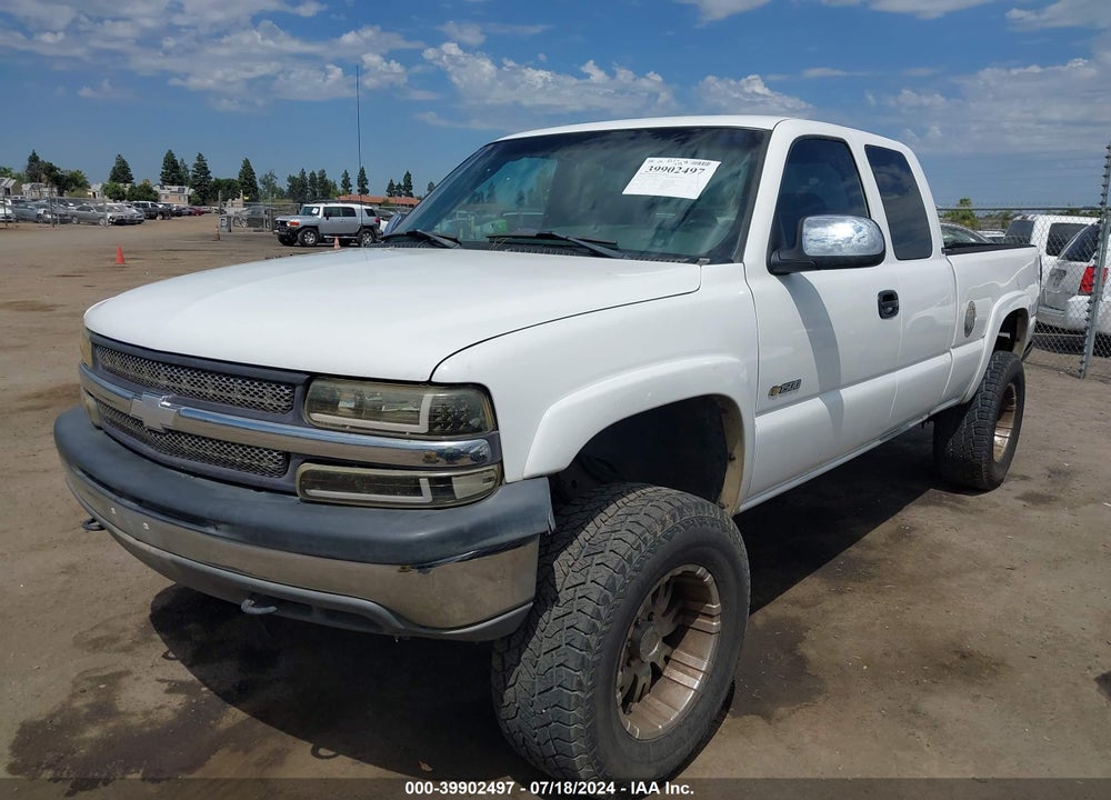2002 CHEVROLET SILVERADO 1500 LS VIN: 2GCEK19T021378460