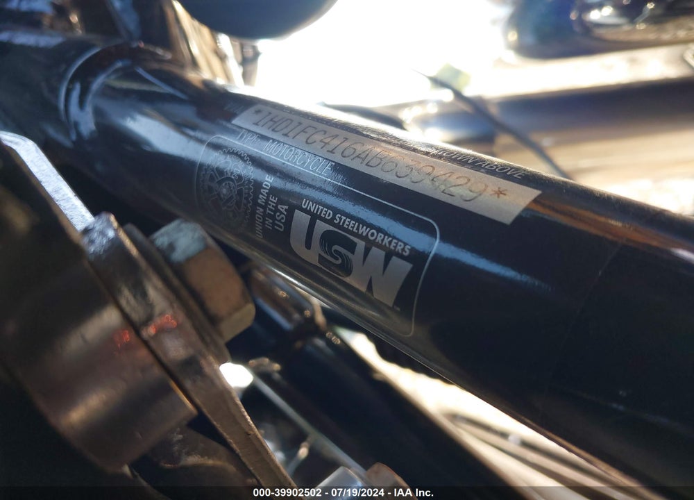2010 HARLEY-DAVIDSON FLHTCU VIN: 1HD1FC416AB639429