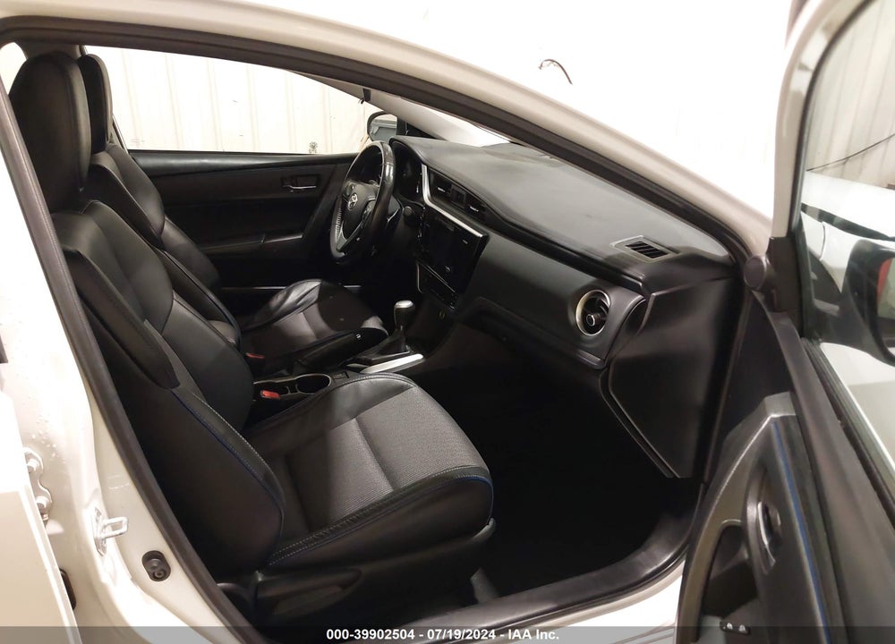 2017 TOYOTA COROLLA SE VIN: 5YFBURHE1HP693504