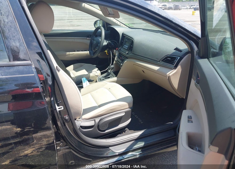 2018 HYUNDAI ELANTRA SE VIN: 5NPD74LFXJH265632
