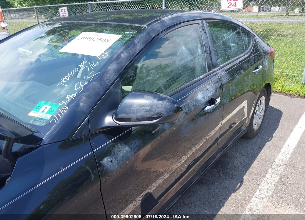 2018 HYUNDAI ELANTRA SE VIN: 5NPD74LFXJH265632