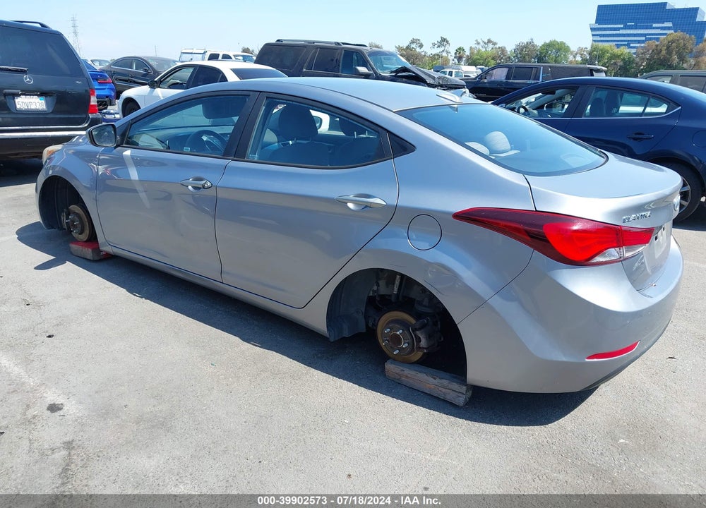 2016 HYUNDAI ELANTRA SE VIN: 5NPDH4AE3GH771058
