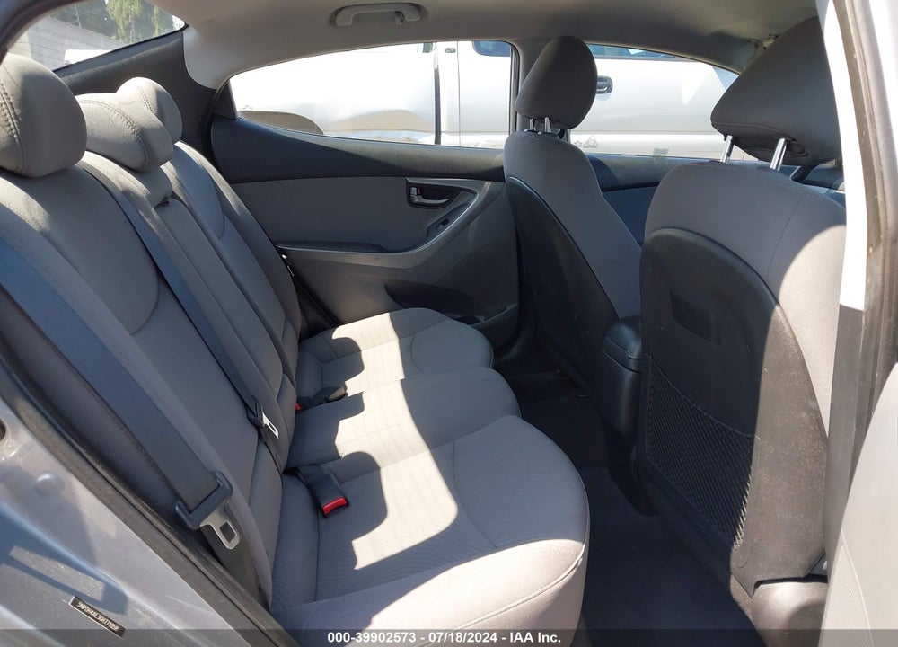2016 HYUNDAI ELANTRA SE VIN: 5NPDH4AE3GH771058