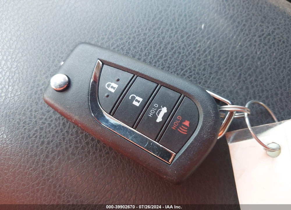 2018 TOYOTA CAMRY SE VIN: 4T1B11HK3JU576740