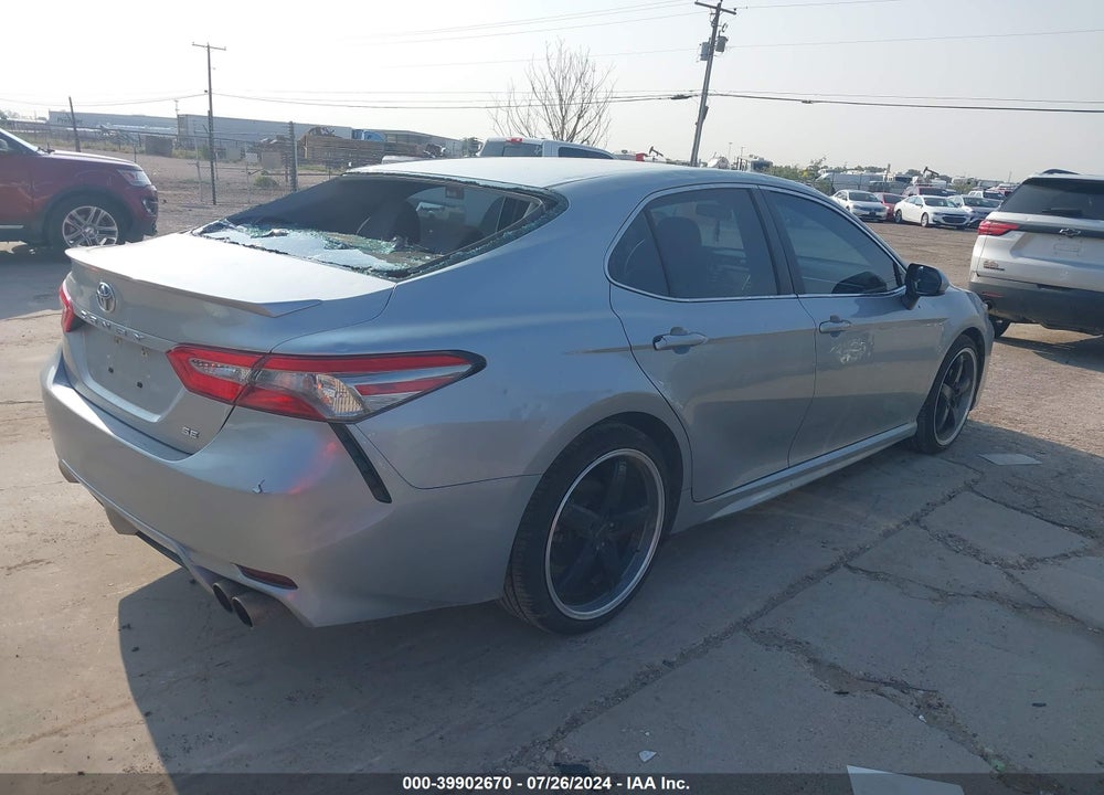 2018 TOYOTA CAMRY SE VIN: 4T1B11HK3JU576740