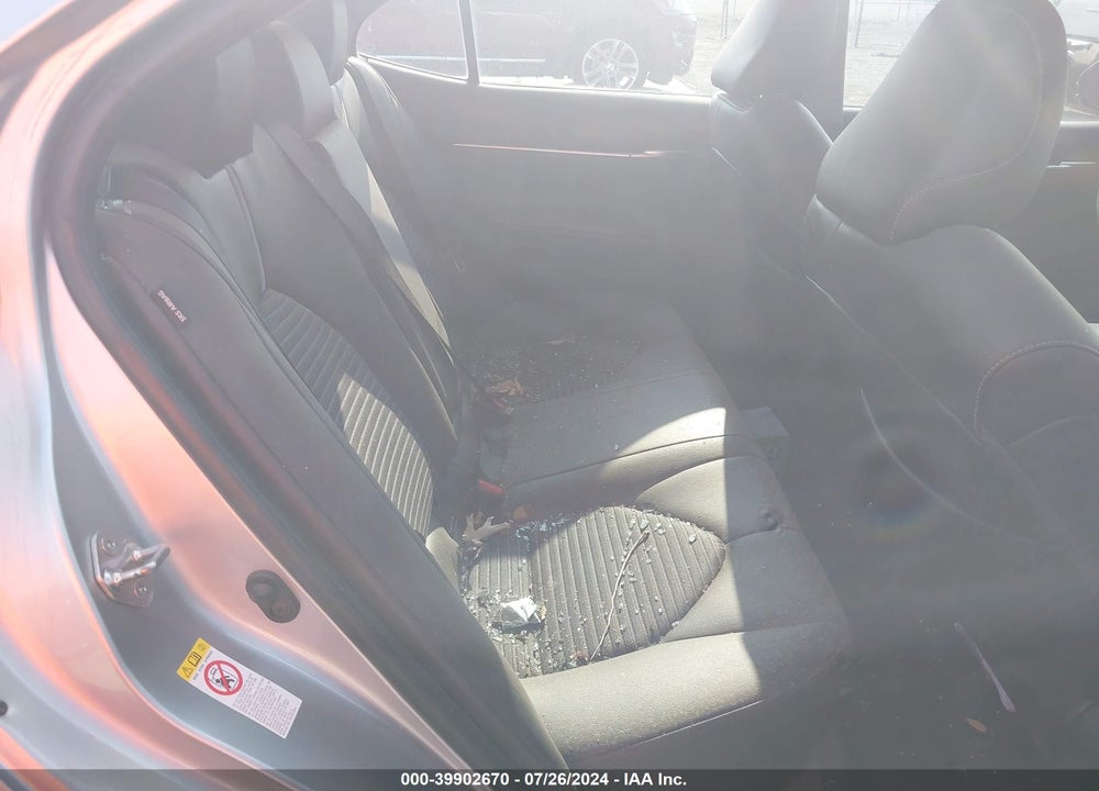 2018 TOYOTA CAMRY SE VIN: 4T1B11HK3JU576740