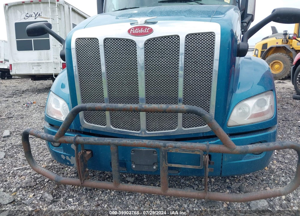 2019 PETERBILT 579 VIN: 1XPBDP9X8KD364327