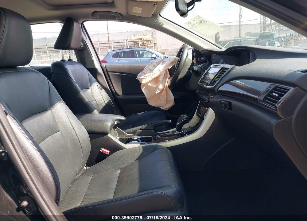 2017 HONDA ACCORD EX-L VIN: 1HGCR2F80HA307607