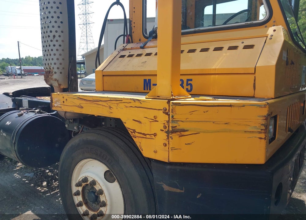 2015 OTTAWA YARD SPOTTER VIN: 336718