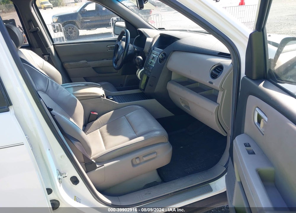 2011 HONDA PILOT EX-L VIN: 5FNYF3H53BB058563