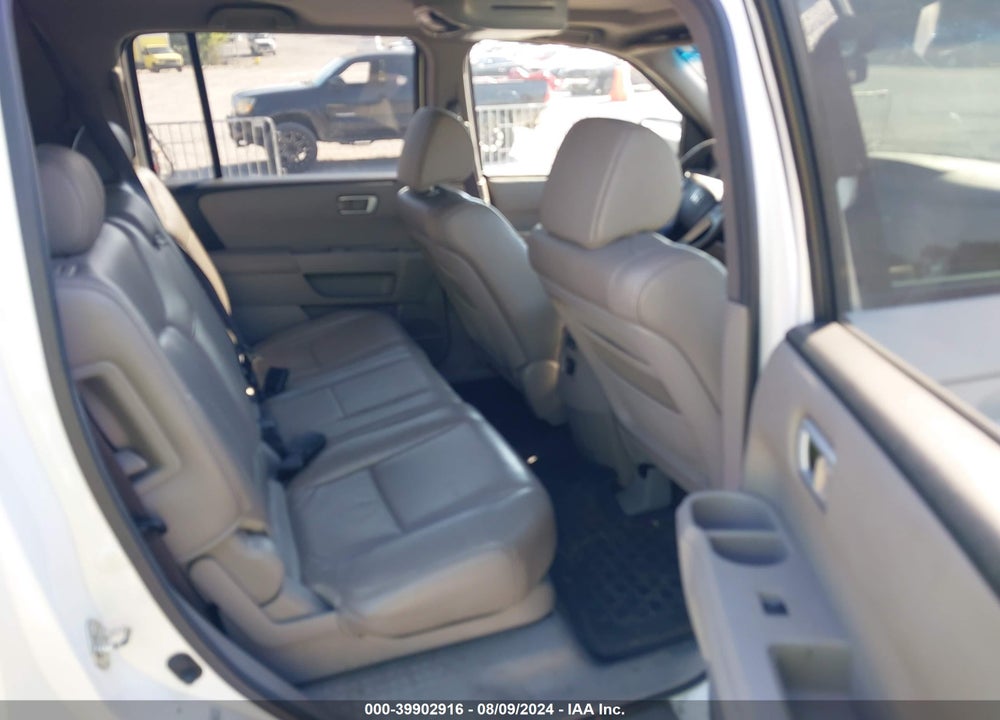 2011 HONDA PILOT EX-L VIN: 5FNYF3H53BB058563