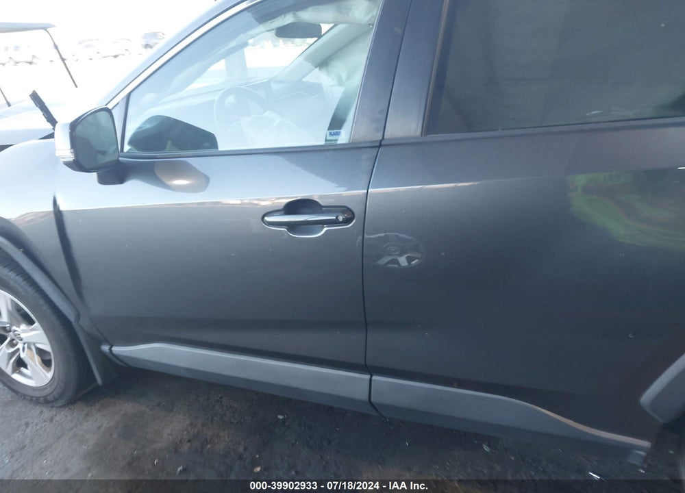 2021 TOYOTA RAV4 XLE VIN: 2T3W1RFV4MC126153