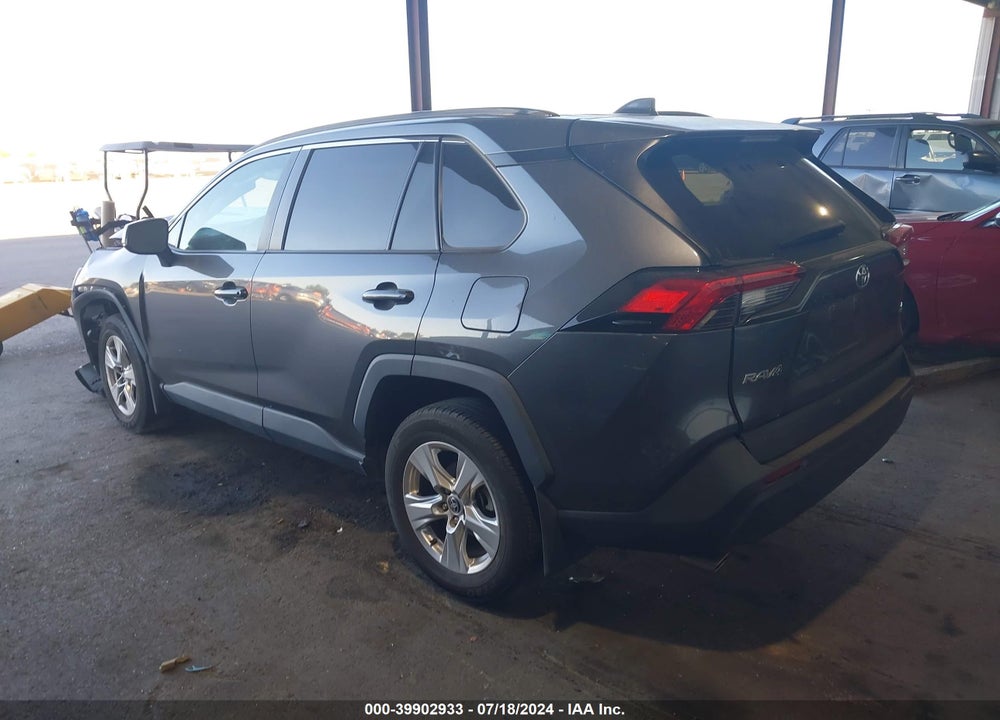 2021 TOYOTA RAV4 XLE VIN: 2T3W1RFV4MC126153