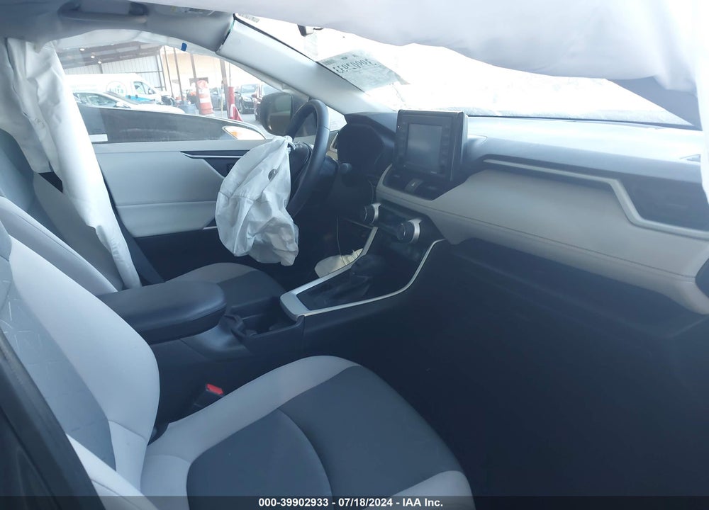 2021 TOYOTA RAV4 XLE VIN: 2T3W1RFV4MC126153