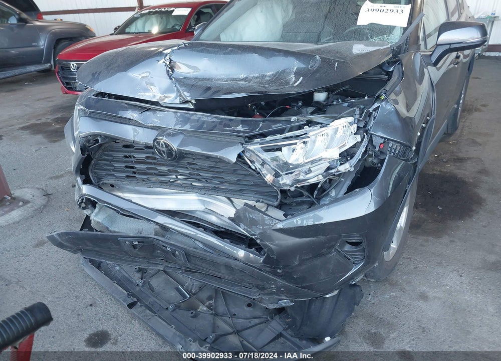 2021 TOYOTA RAV4 XLE VIN: 2T3W1RFV4MC126153