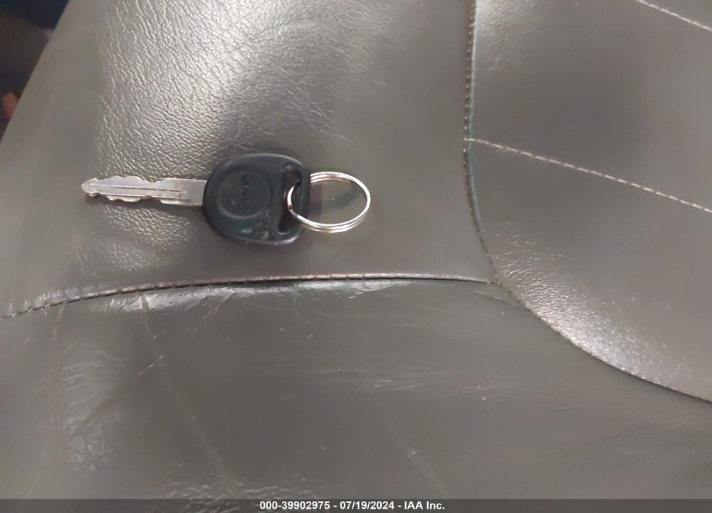 2004 GMC ENVOY XUV SLT VIN: 1GKET12P646158878
