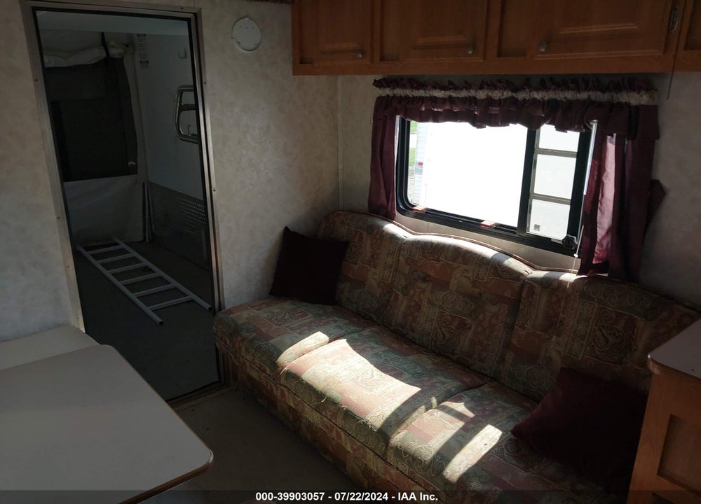 2005 PLAY-MOR TOY HAULER VIN: 1JW100R2751H35623