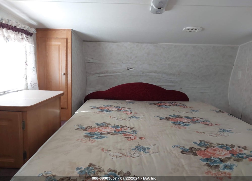 2005 PLAY-MOR TOY HAULER VIN: 1JW100R2751H35623