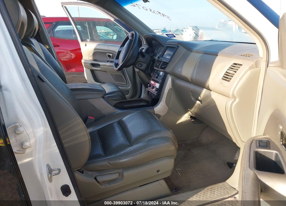 2006 HONDA PILOT EX-L VIN: 5FNYF28776B045817