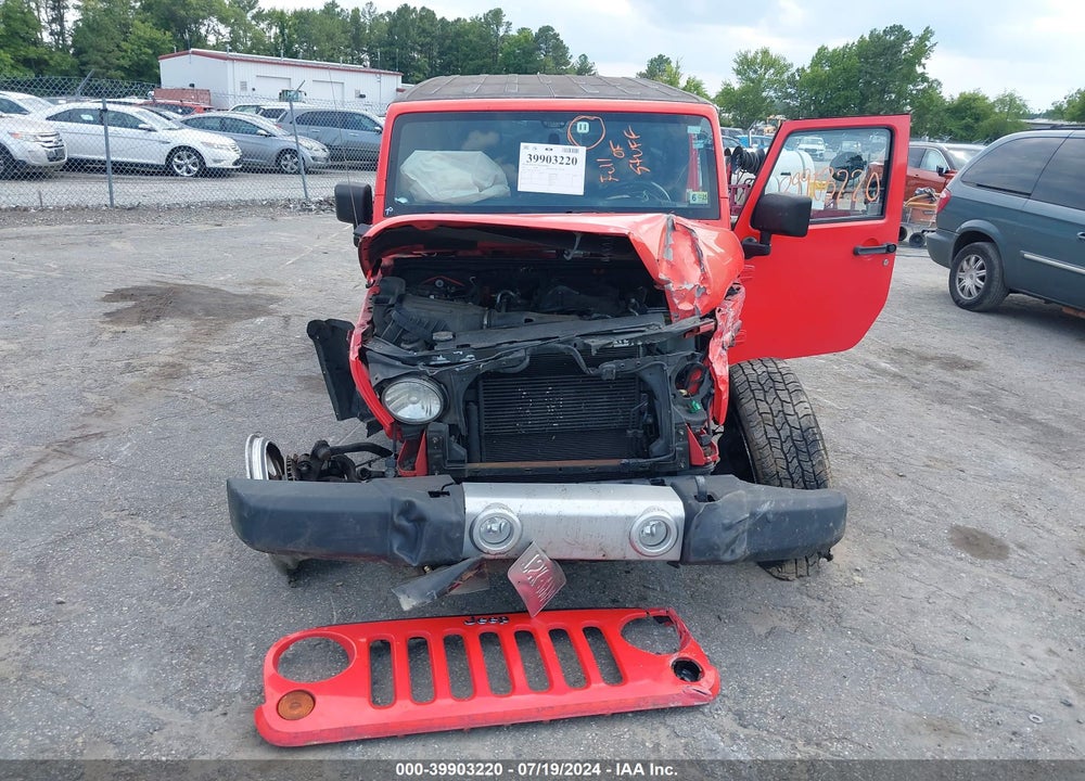 2013 JEEP WRANGLER UNLIMITED SAHARA VIN: 1C4BJWEGXDL579677