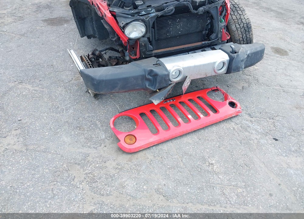 2013 JEEP WRANGLER UNLIMITED SAHARA VIN: 1C4BJWEGXDL579677