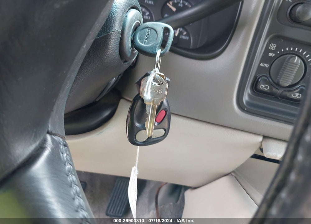 2002 GMC YUKON XL 1500 SLT VIN: 1GKEC16Z82J329281