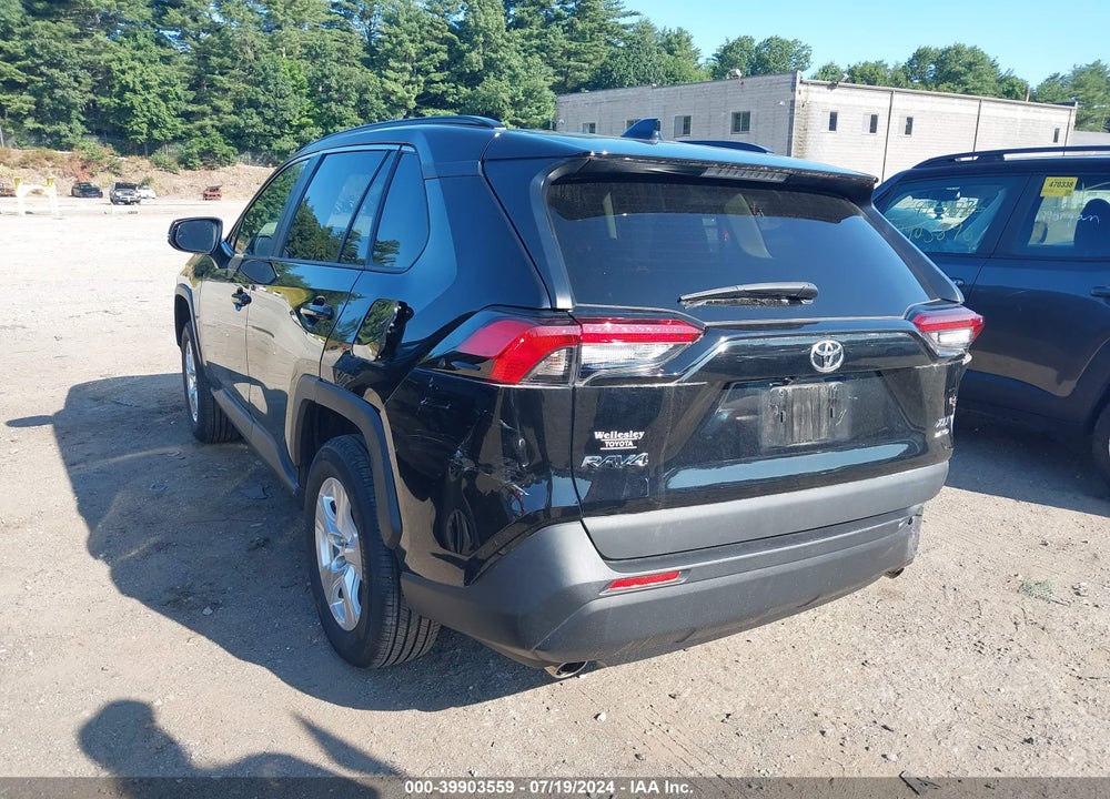 2021 TOYOTA RAV4 XLE VIN: 2T3P1RFVXMC156035