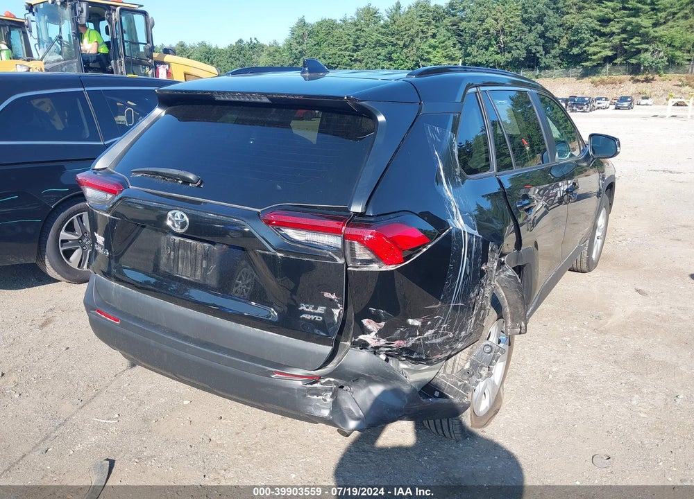 2021 TOYOTA RAV4 XLE VIN: 2T3P1RFVXMC156035