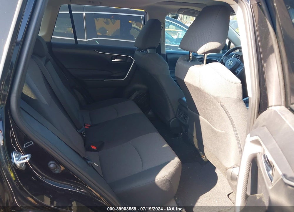 2021 TOYOTA RAV4 XLE VIN: 2T3P1RFVXMC156035
