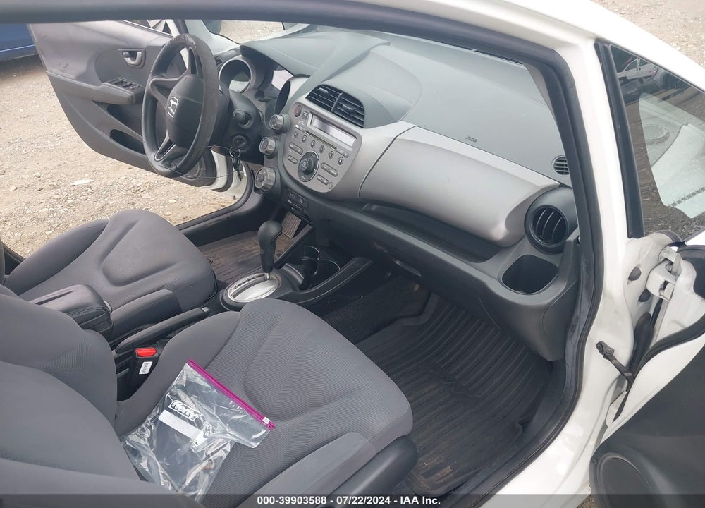 2010 HONDA FIT VIN: JHMGE8H29AC000517