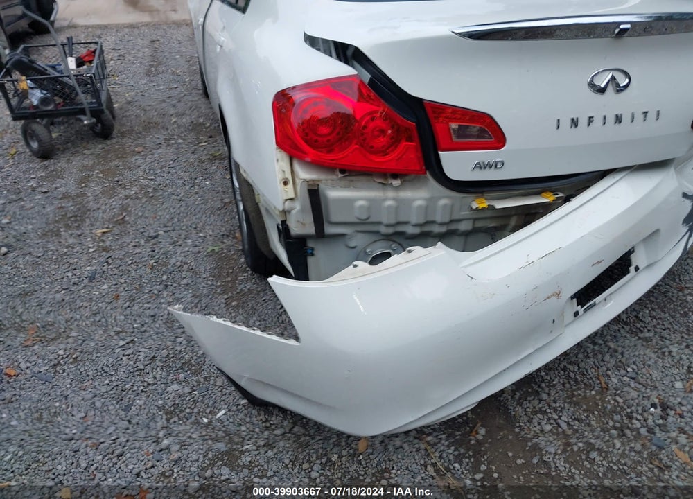 2015 INFINITI Q40 VIN: JN1CV6AR8FM520580