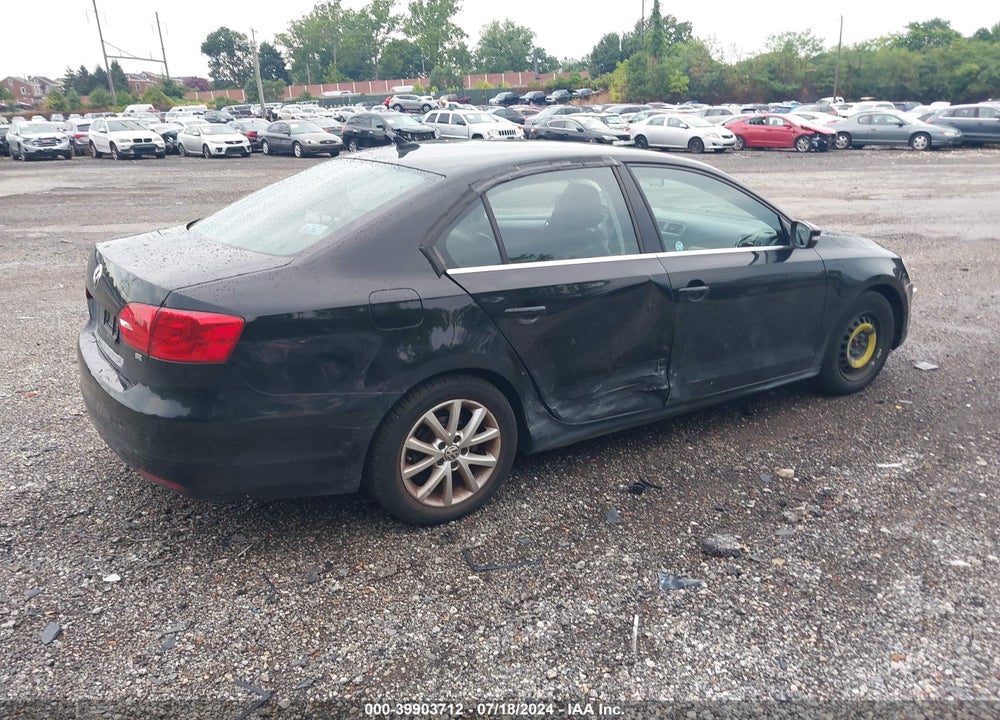 2014 VOLKSWAGEN JETTA 1.8T SE VIN: 3VWD17AJ5EM325064