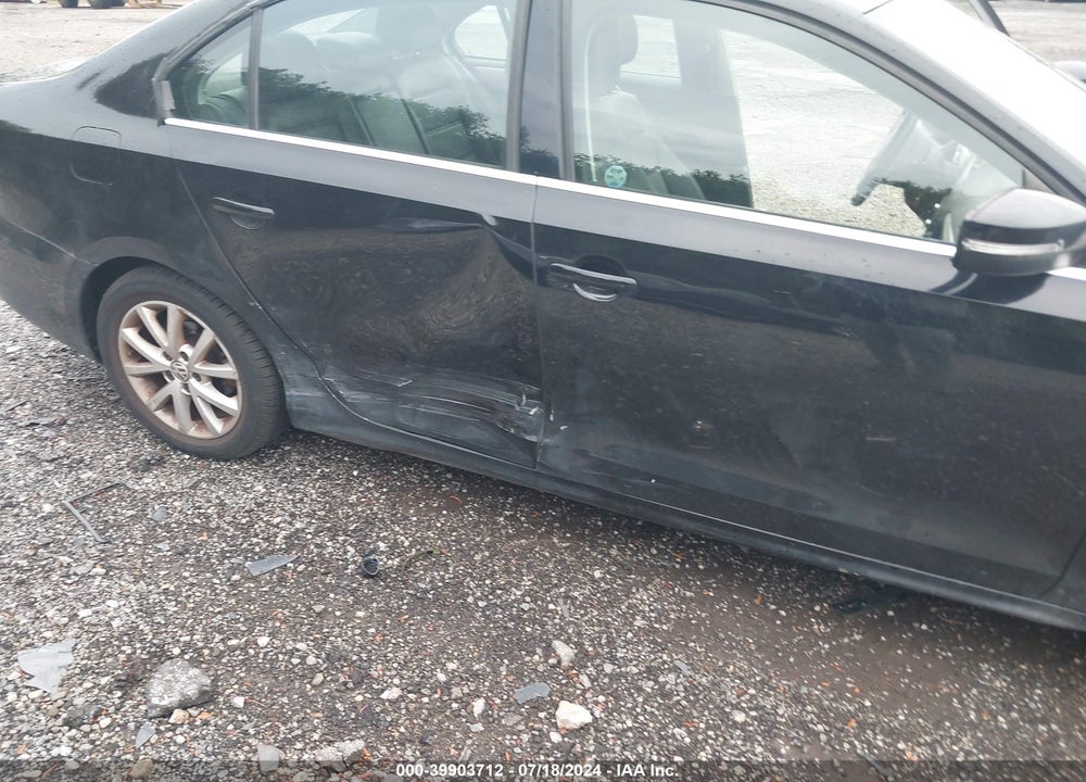 2014 VOLKSWAGEN JETTA 1.8T SE VIN: 3VWD17AJ5EM325064