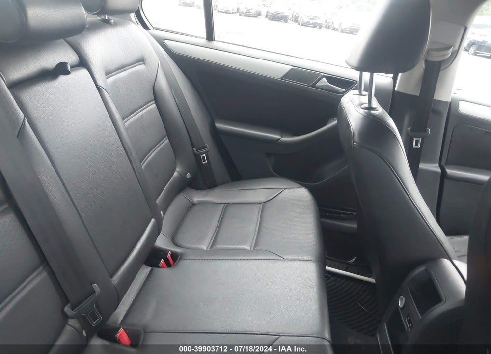 2014 VOLKSWAGEN JETTA 1.8T SE VIN: 3VWD17AJ5EM325064