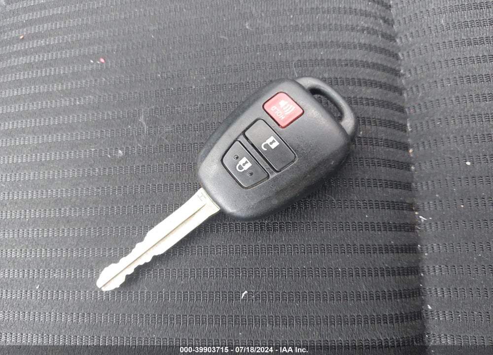 2017 TOYOTA RAV4 LE VIN: JTMZFREV1HJ717236