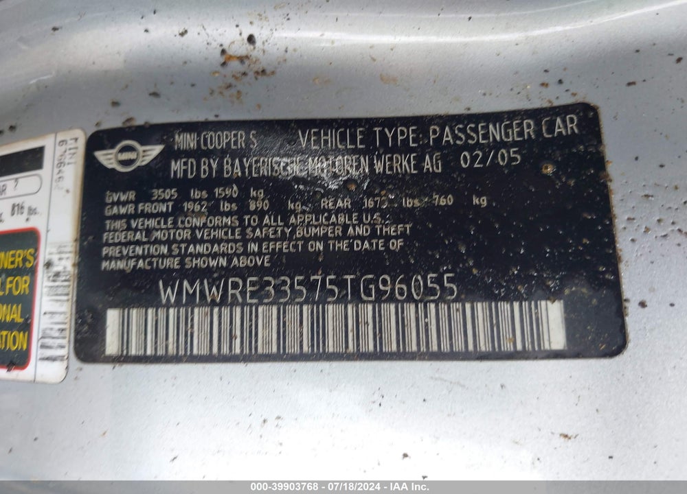 2005 MINI COOPER S VIN: WMWRE33575TG96055