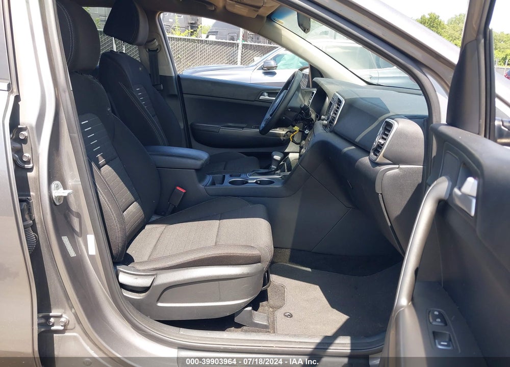 2018 KIA SPORTAGE LX VIN: KNDPM3AC5J7469154