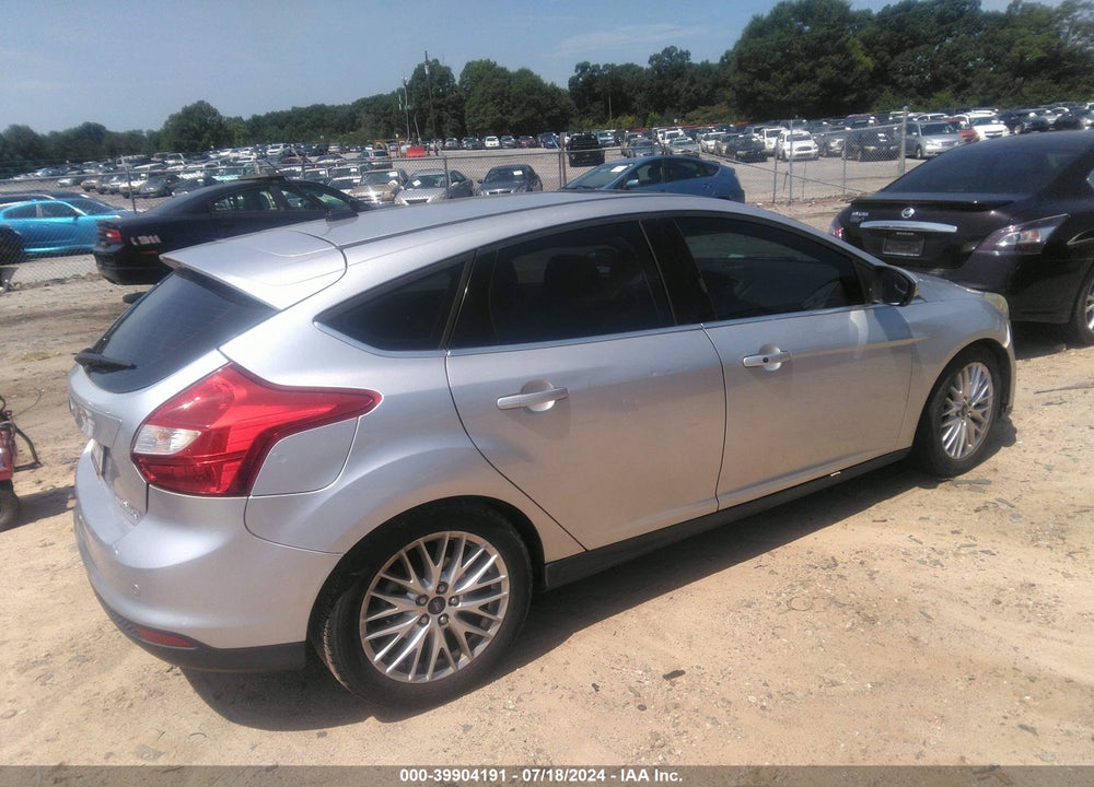 2014 FORD FOCUS TITANIUM VIN: 1FADP3N25EL395961