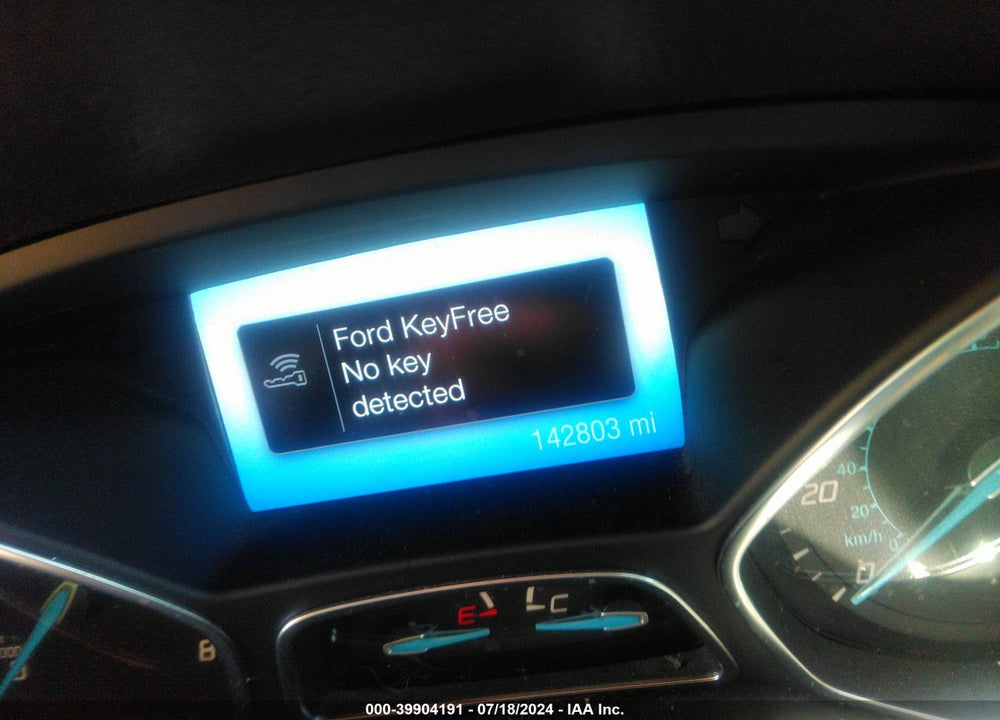 2014 FORD FOCUS TITANIUM VIN: 1FADP3N25EL395961
