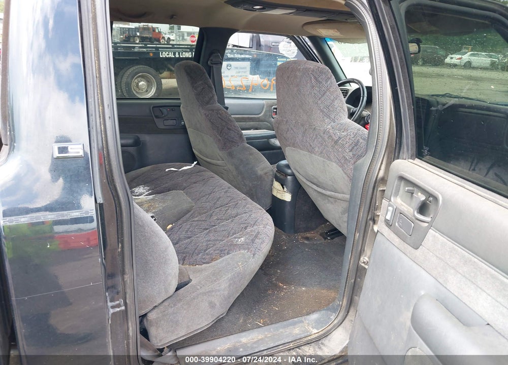 2002 CHEVROLET S-10 LS VIN: 1GCDT13W12K110822