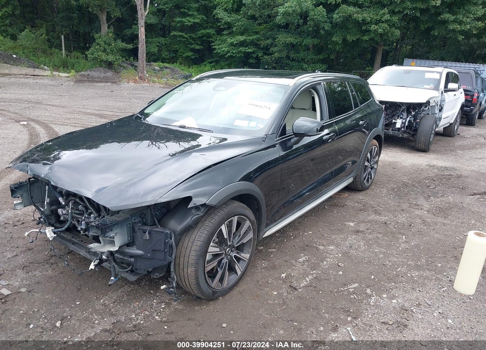 2023 VOLVO V60 CROSS COUNTRY B5 ULTIMATE VIN: YV4L12WB1P2106418