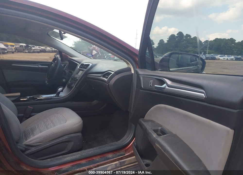 2016 FORD FUSION S VIN: 3FA6P0G70GR382135
