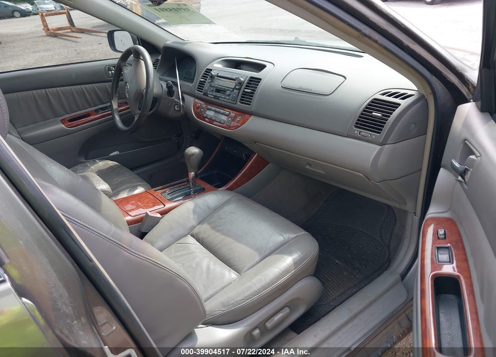 2002 TOYOTA CAMRY XLE VIN: 4T1BE30K12U595350