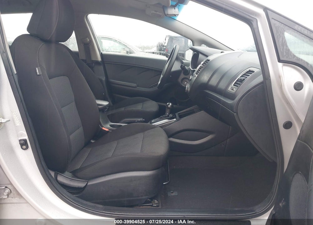 2017 KIA FORTE LX VIN: KNAFK5A82H5681439