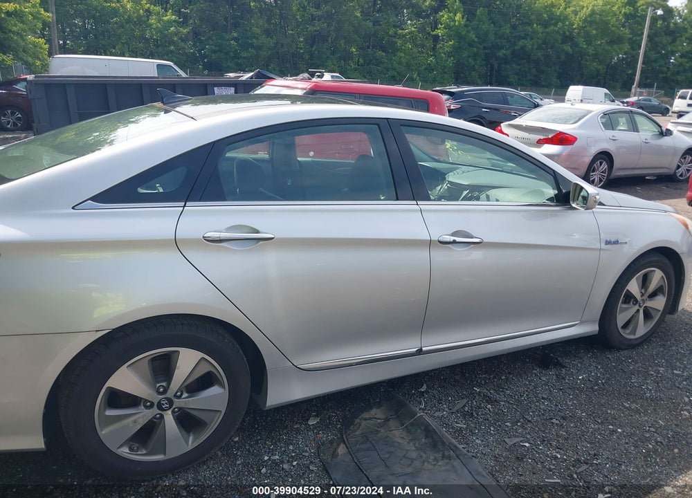2011 HYUNDAI SONATA HYBRID VIN: KMHEC4A43BA018846