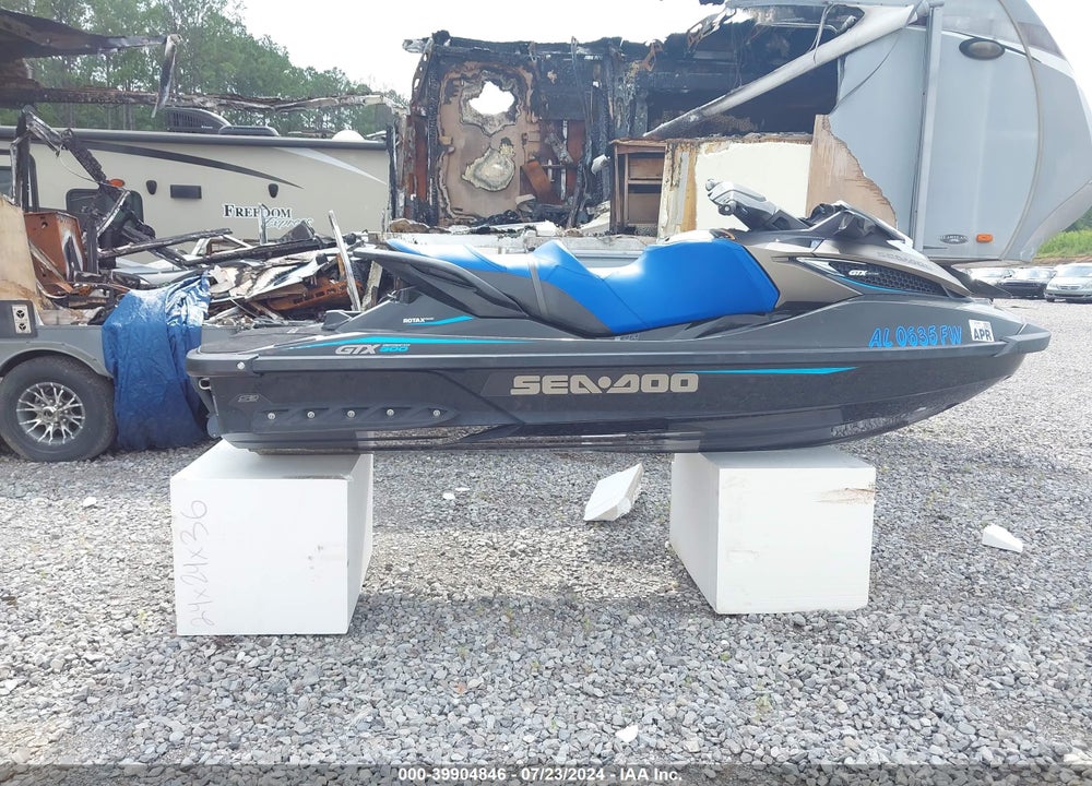 2016 SEADOO GTX-300 LIMITED VIN: 000CAYDV06662K516