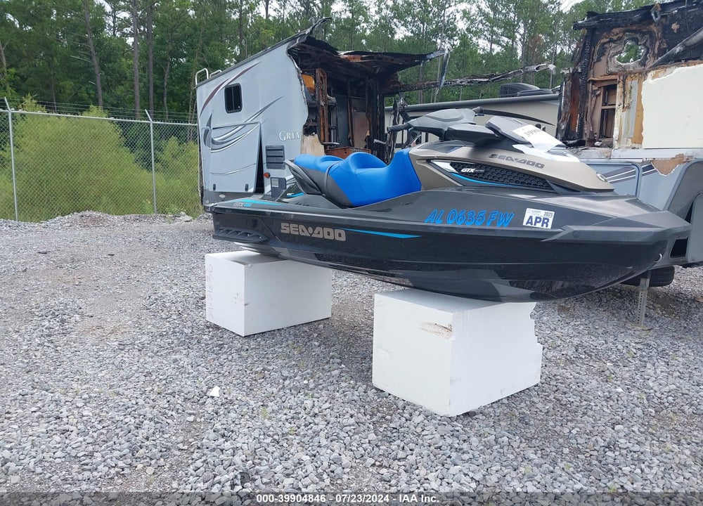 2016 SEADOO GTX-300 LIMITED VIN: 000CAYDV06662K516