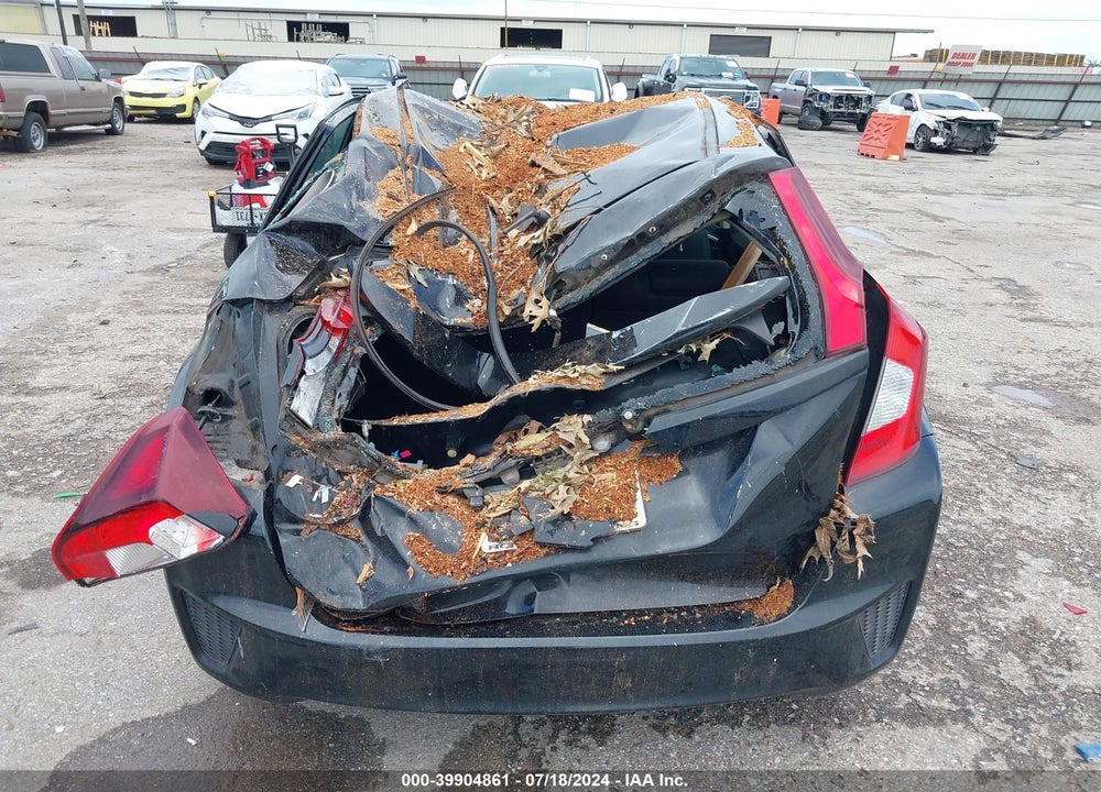 2017 HONDA FIT LX VIN: 3HGGK5G58HM700169