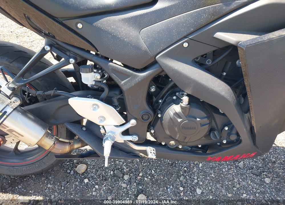 2015 YAMAHA YZFR3 VIN: MH3RH06Y1FK007552