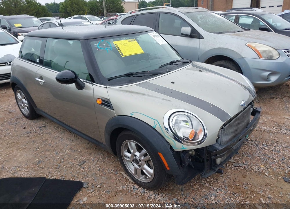 2011 MINI COOPER VIN: WMWSU3C54BT097076